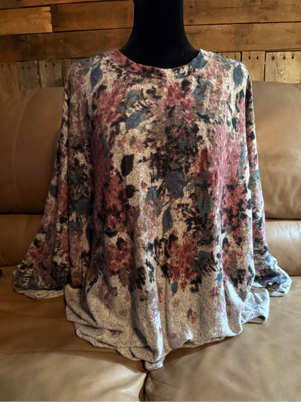 Westbound Floral Brushstroke Pullover Sweatshirt - Rose, Blue & Cream